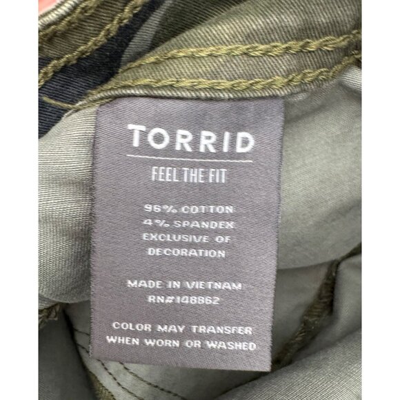 Torrid Camo utility roll up‎ pants green classic stretchy sz 12 - Picture 7 of 8